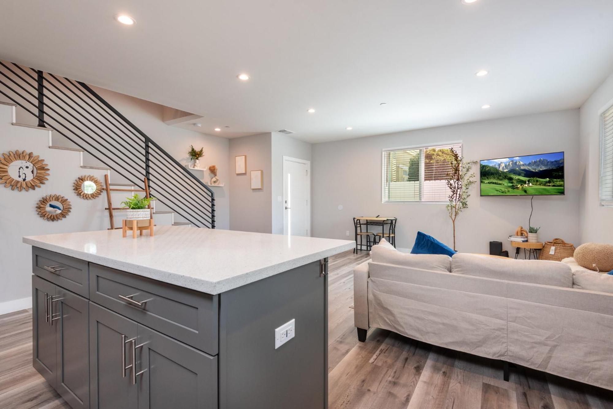 Elegant Apt In La With 4br And 4 Ba Sleeps Appartement Los Angeles