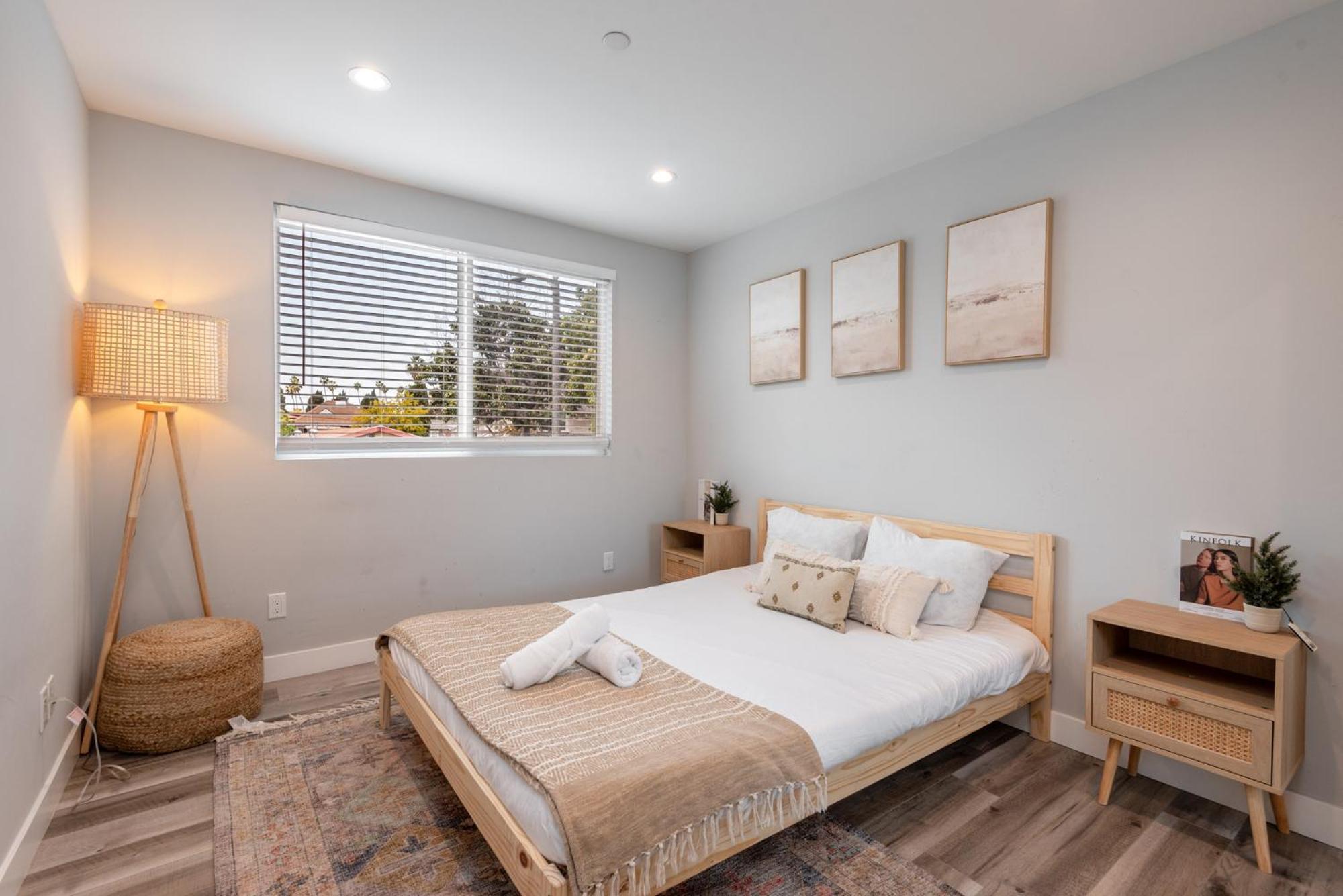 Appartement Elegant Apt In La With 4br And 4 Ba Sleeps Los Angeles