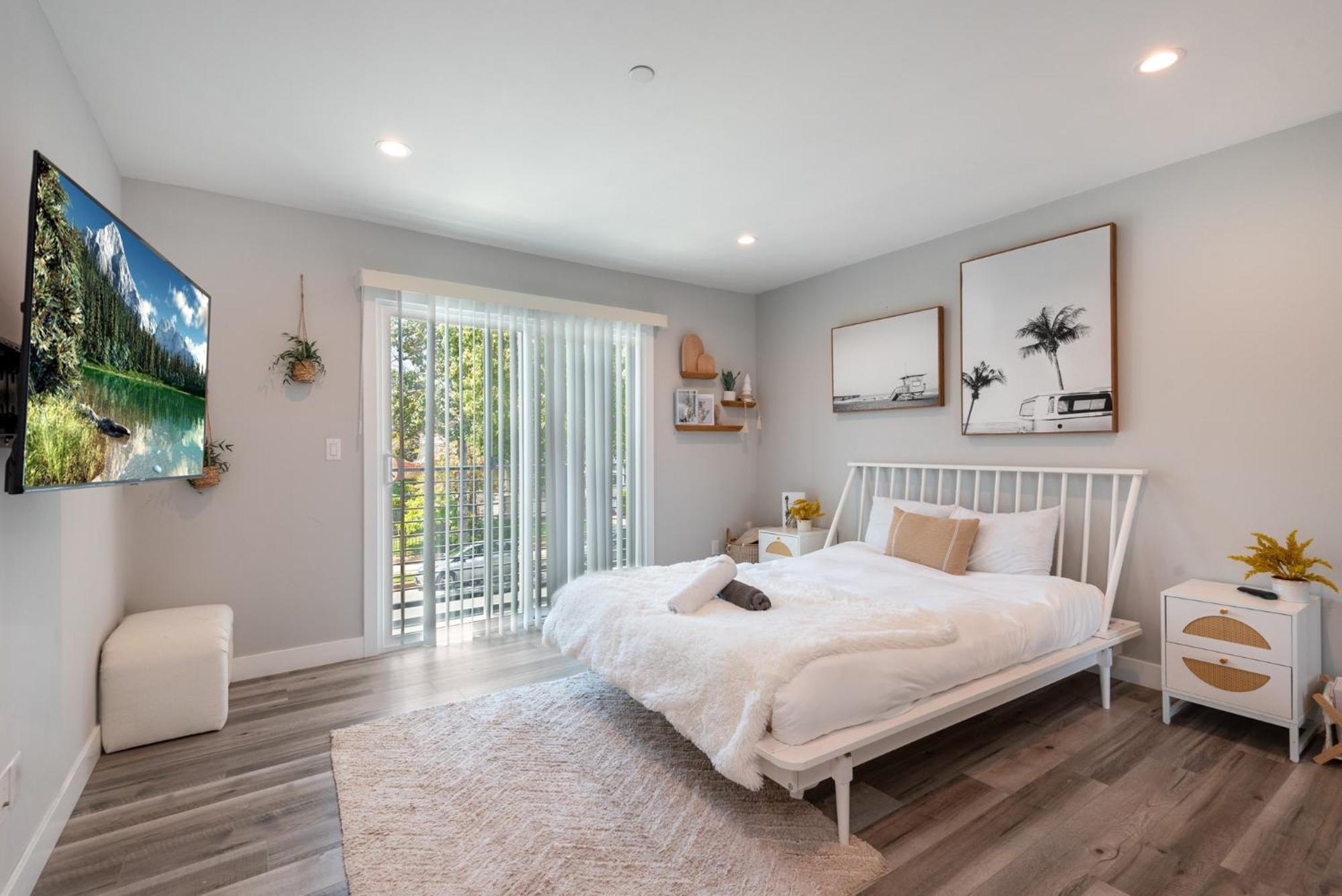 Elegant Apt In La With 4br And 4 Ba Sleeps Appartement *